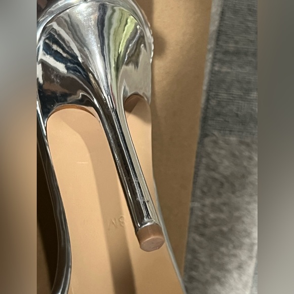 Steve Madden confeti silver ankle strap evening sandals. - Picture 9 of 10